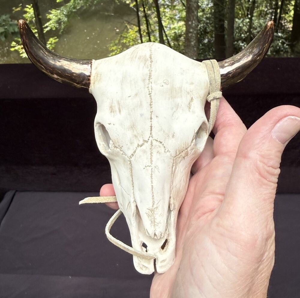 Vintage HANGING Ornament HORN BULL SKULL DECORATION RESIN 6” Long Texas Tree